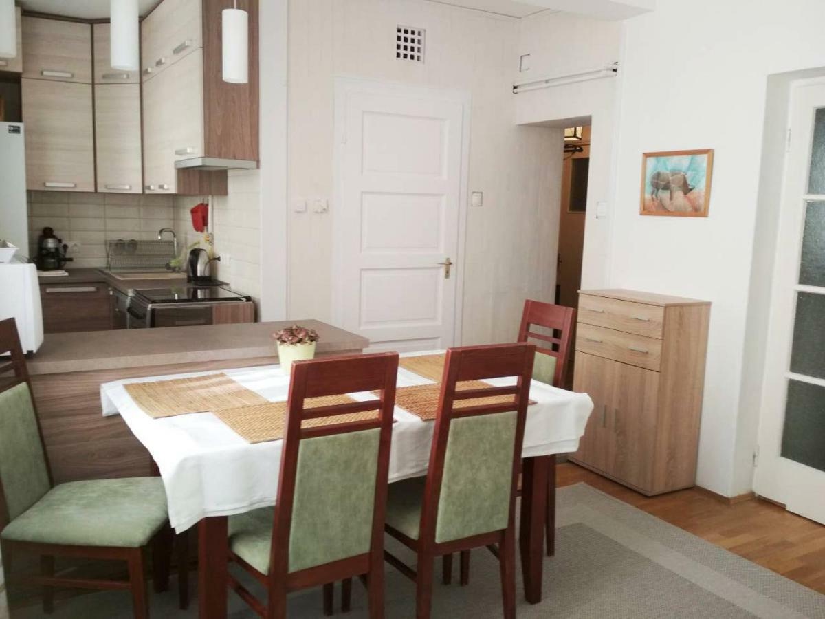 Zsuzsa Apartman بودابست المظهر الخارجي الصورة